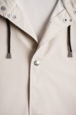 Clothing Stockholm Lightweight Raincoat Light Sand Stutterheim Men 0V8X135 - Image 8